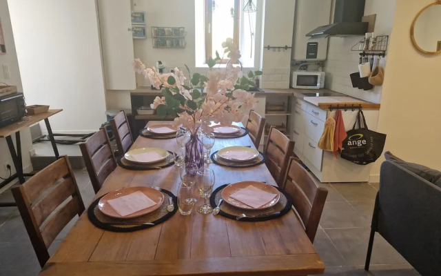 Apartment With Swimming Pool, Wifi