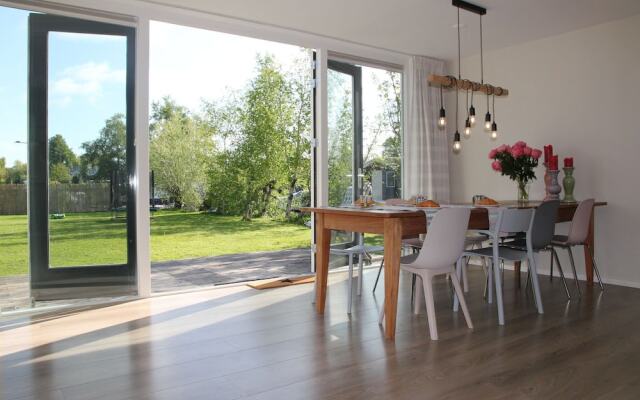 Splendid Holiday Home With Jetty, Waterfront Terrace, Garden