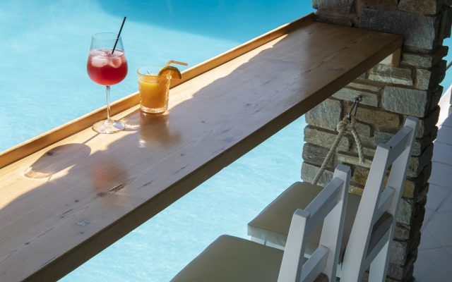 Zefi Hotel & Suites