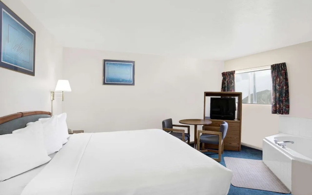 Travelodge by Wyndham Cedar City
