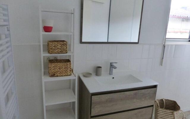 HOSSEGOR PLAGE- Petite villa rénovée pour 4 personnes- Wifi gratuit