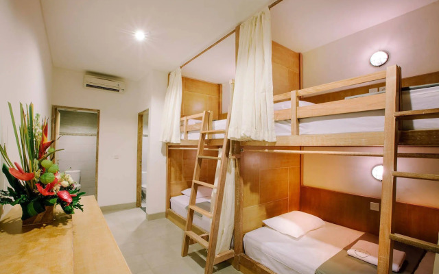 Lokal Bali Hostel