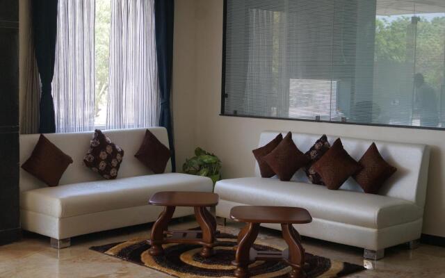 Neel Clarks Inn Express Agra