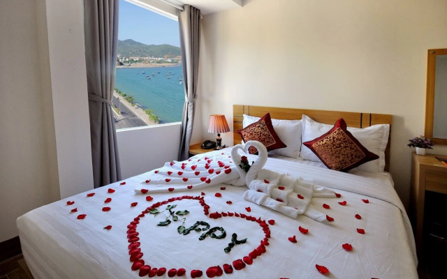 May Ngu Sac - Iridescent Clouds Hotel