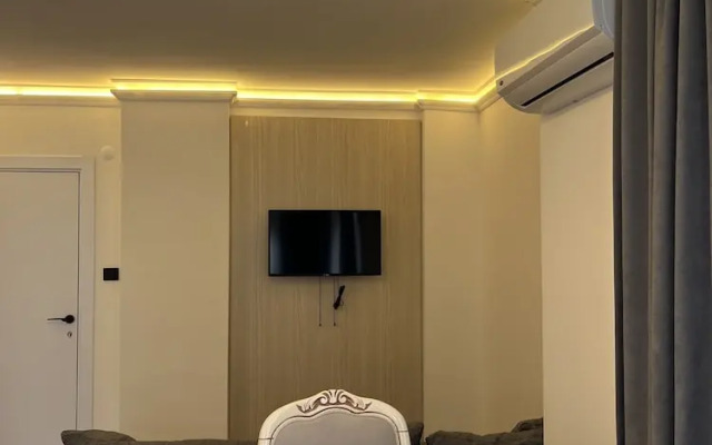 Golden Life Suite