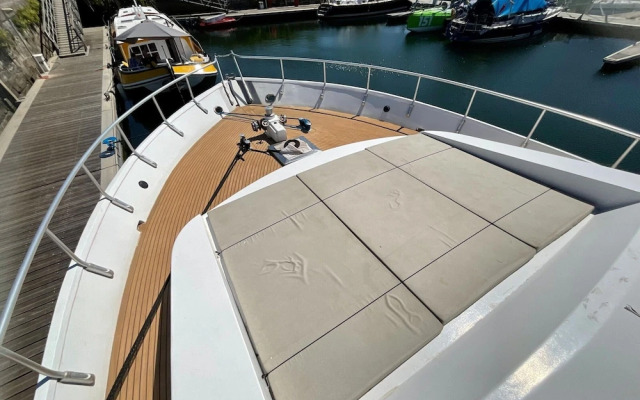 Exclusive Yacht With a Roof Terrace