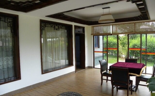 Salt Water Hot Spring Mountain Villa