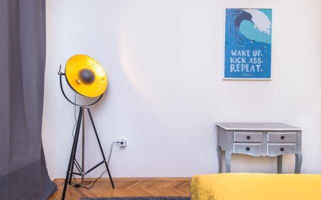 FM Luxury 1-BDR Apartment - Designer Business