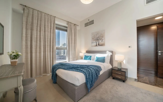 Stunning flat with balcony in Sparkle Tower