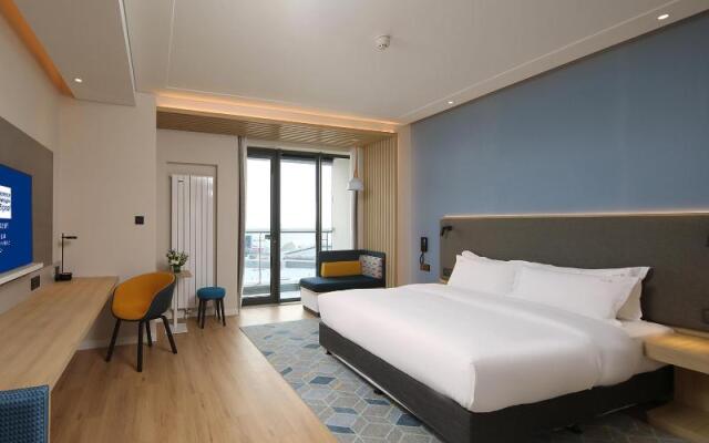 Holiday Inn Express Dalian Golden Pebble Beach