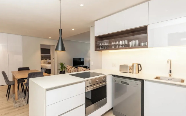 16 On Bree Executive Apartment