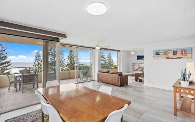 Iconic Burleigh Beachfront Apartment