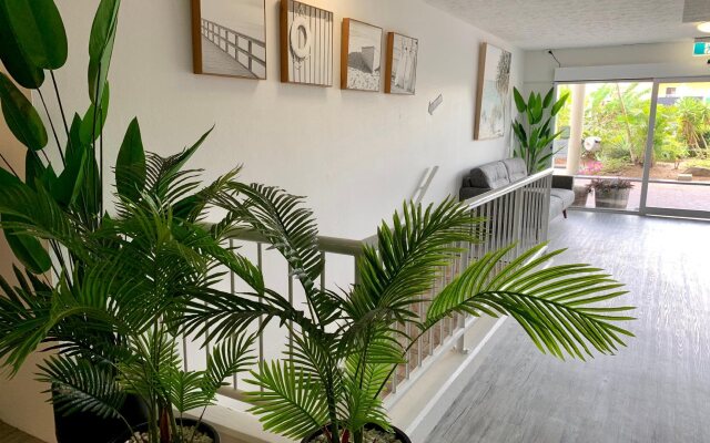 Outrigger Burleigh