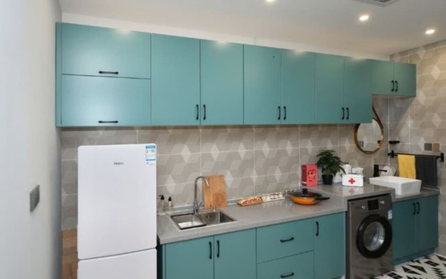 Man Yin Ju Modern Style Apartment