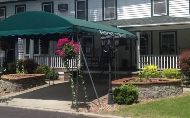 Baumann's Brookside Resort