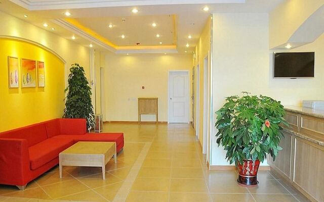 Home Inn (Qingdao Hai'er Road Metro Station Qingshan Road)