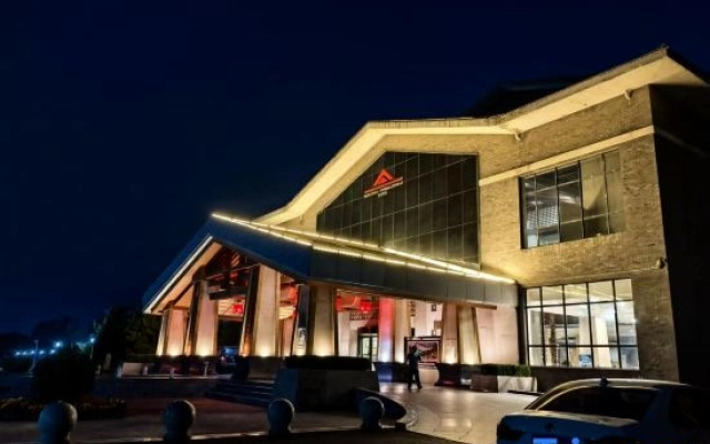 Lingshi Hongyuan Leisure Club (Jinzhong Wang Family Courtyard)