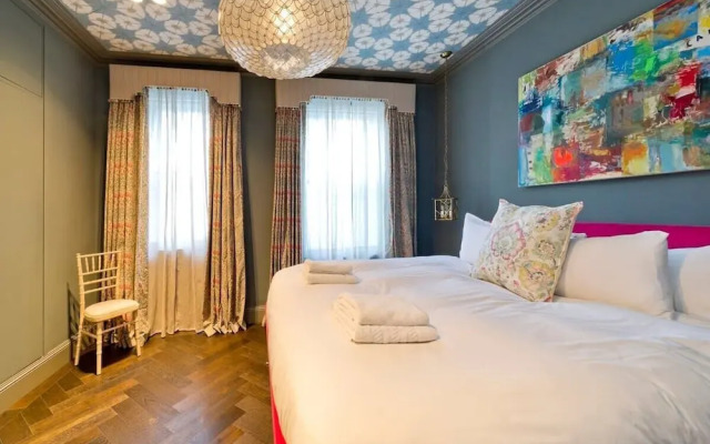 Colourful 3 Bed Kensington Garden Flat