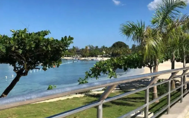 Ocho Rios Boardwalk Apartment