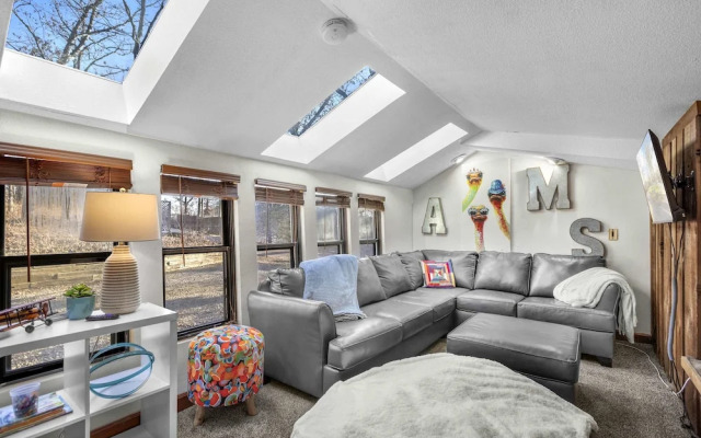 Cedar Nest Experience Ozark Magic in Sunrise Beach