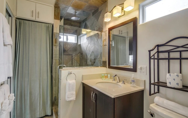 Manhattan Shores 1B