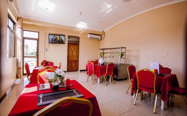 B10 Airport Lodge