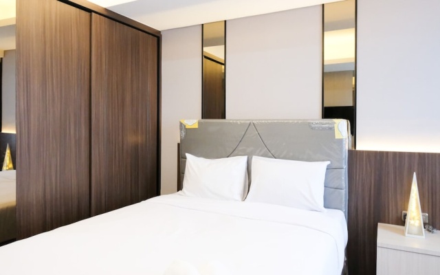 Luxurious Studio With Long Golf View At Grand Sungkono Lagoon Apartment – Guest Rooms – Surabaya