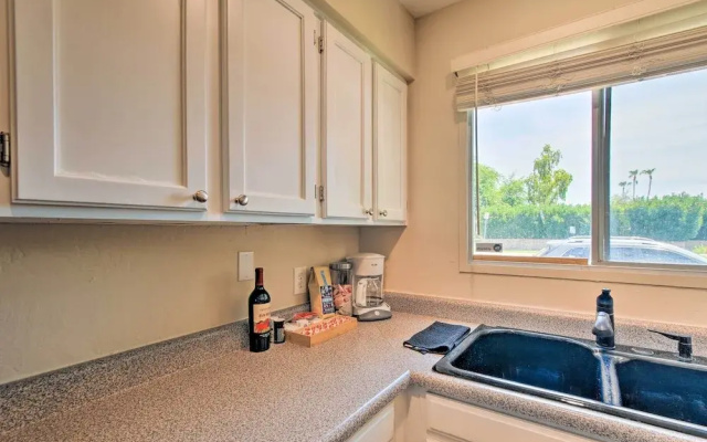 Scottsdale Townhome w/ Pool Access, Near Old Town!
