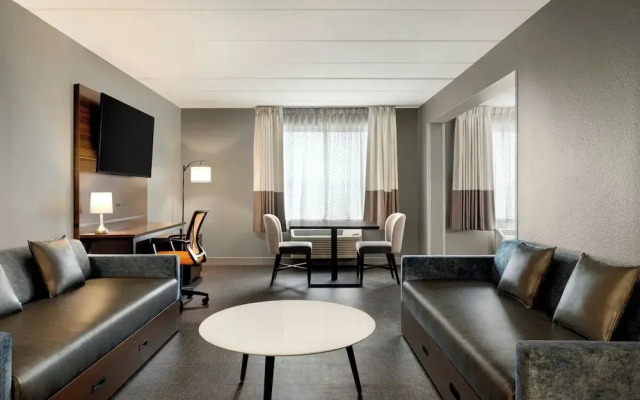 Wingate by Wyndham Columbus / Polaris