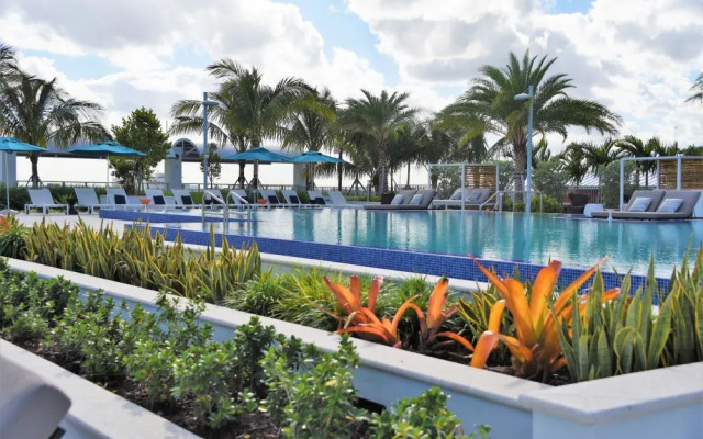 Luxury 2BR Condos at Hollywood Beach