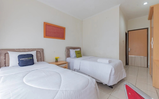 Urbanview Hotel Tridaya Cisarua Puncak – Guest Rooms – Megamendung