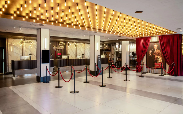Radisson RED Hotel London Heathrow