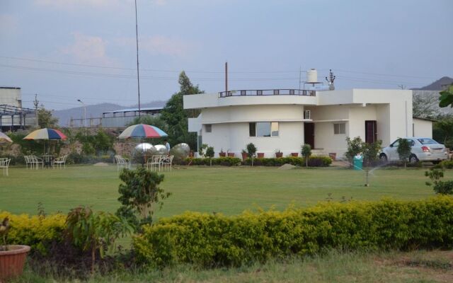 Silver Oak Country Yard Resort