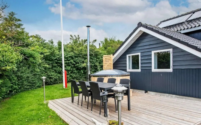 10 Person Holiday Home in Juelsminde-by Traum