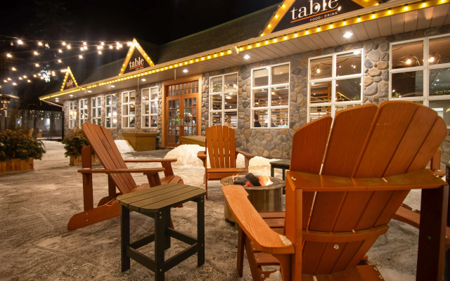 Coast Canmore Hotel & Conference Centre