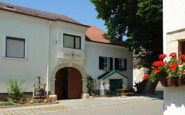 Weingut u. Winzerzimmer - Familie Tinhof