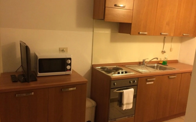 "2 pax Studio, Week Lease, all Utilities Included"