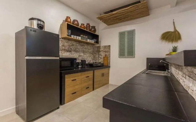 Oberoi new 4 bedr villa 5min walk from eat street&Beach