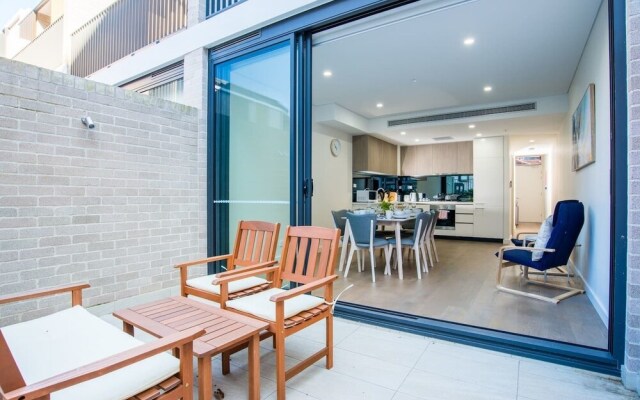 Lovely & Luxurious Townhouse In Zetland