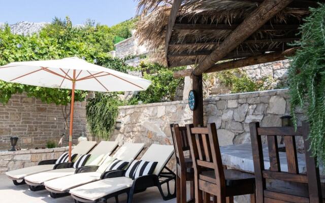 Three Holiday Homes - H1 Azur