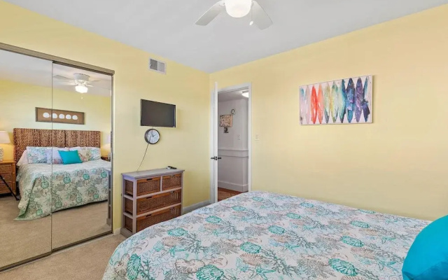 Sea Coast Gardens II 410