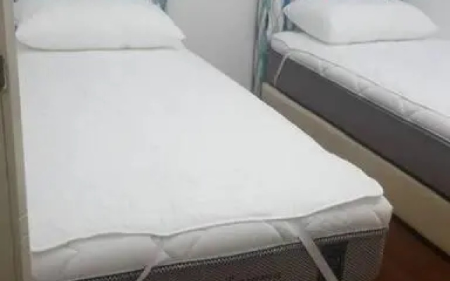 Comfy house comfy bedding for sleepers – Guest Rooms – Seri Kembangan