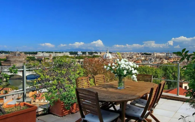 Sant Onofrio Terrace Apartment