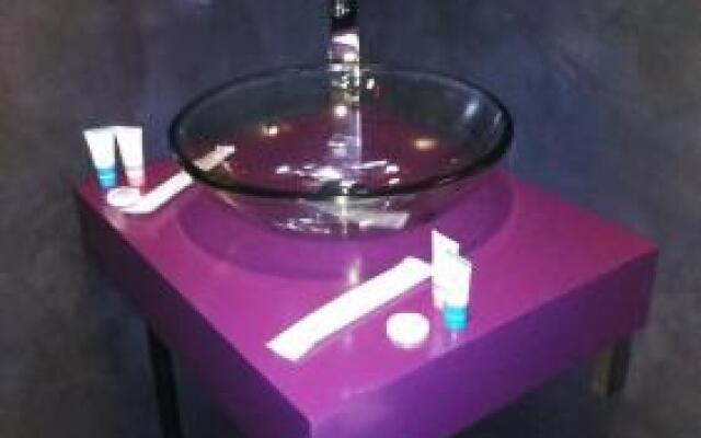 Central Point Boutique Hotel