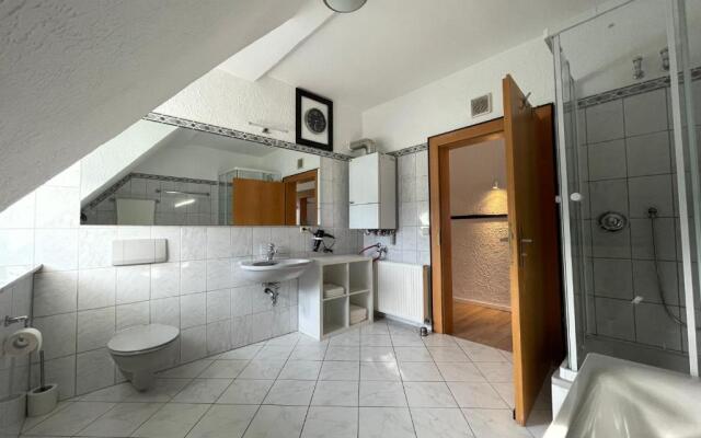 Suite Dilara by NINJA SPACES - 105QM Maisonette, Netflix, Garten, Parkplatz