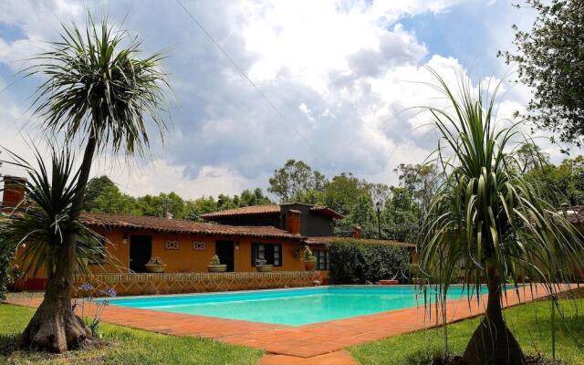 Villa Patzcuaro Garden Hotel & RV Park