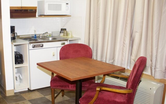 Moonlight Inn and Suites