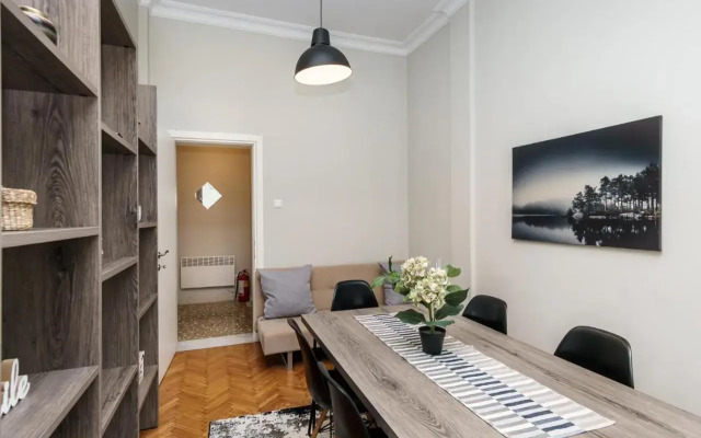 C.4 Red Rose #colony_central_apartment