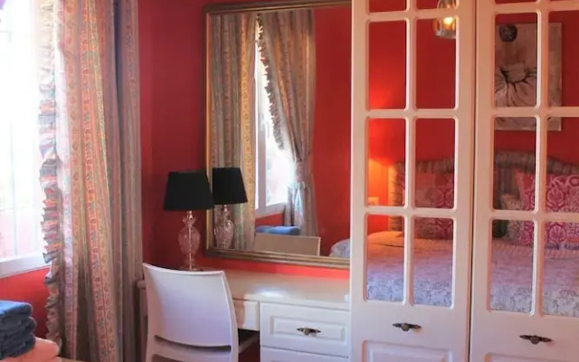 Romantic Puerto Banus Villa, Sea Mountain Views