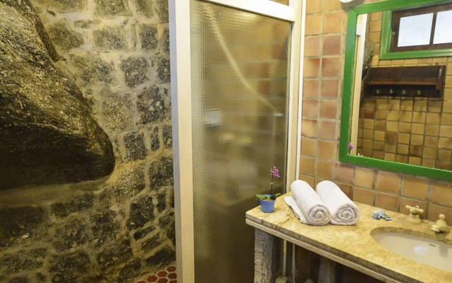 Porto Pousada Saco da Capela